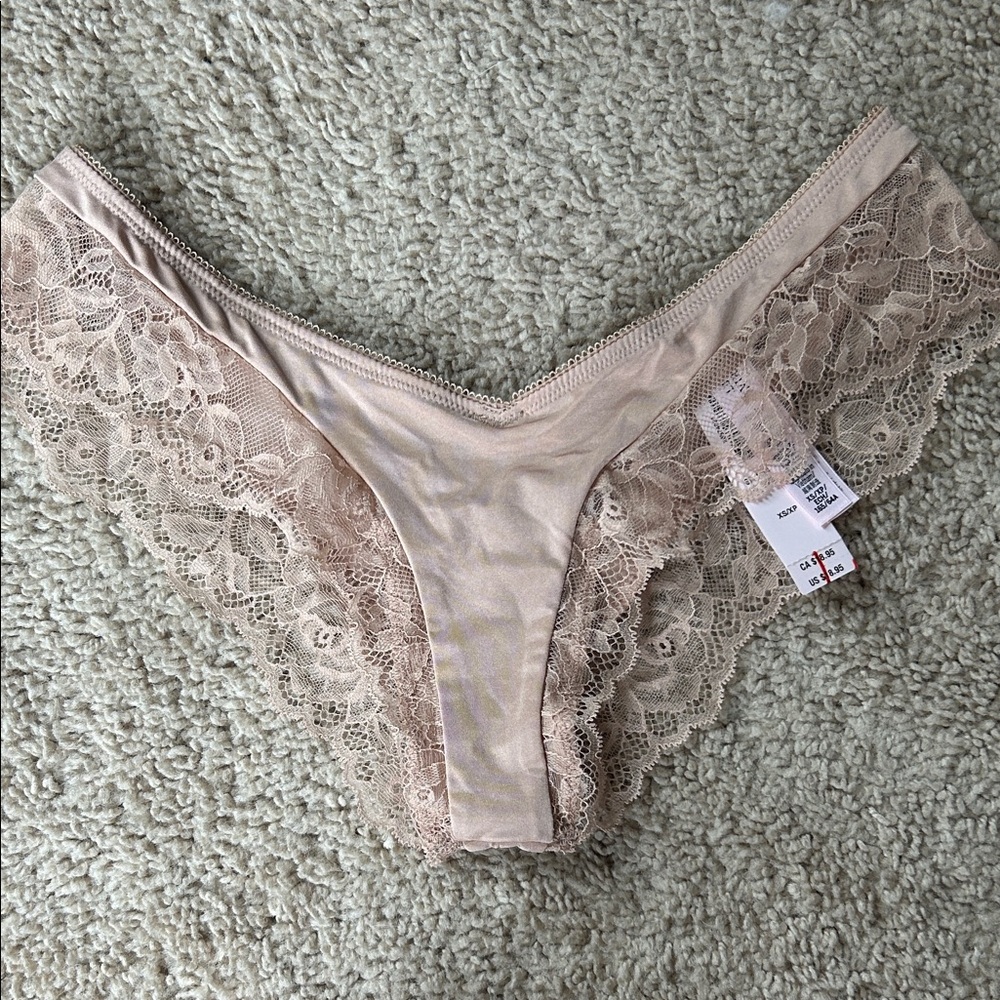NWT Victorias Secret Very Sexy Cheeky Lace Trimmed Women's underwear in nude XS